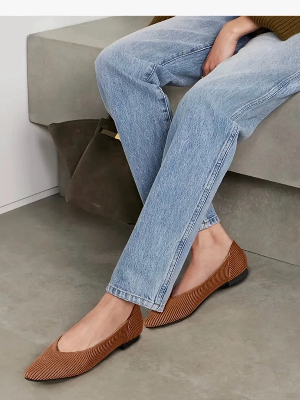 Women's Pointed Toe Flat-Brown
